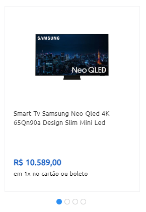 Monitor em vitrine de produtos com texto descritivo.